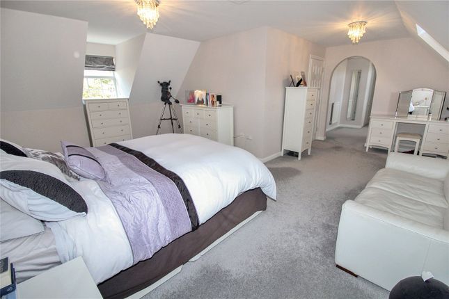 18, Chastleton Road, Swindon photo 4