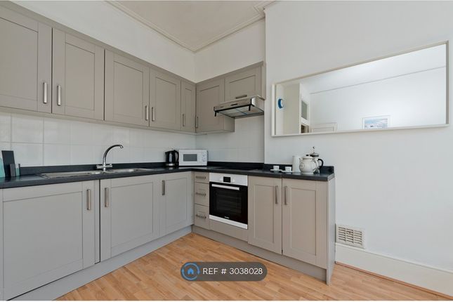 Flat, Charleville Road West Kensington, London photo 2