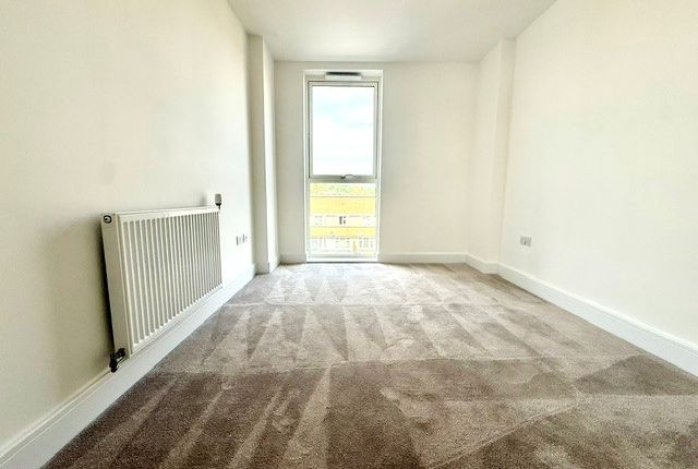 104, Chigwell photo 4
