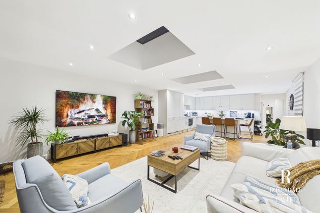 87 Claydon Drive, Croydon photo 3