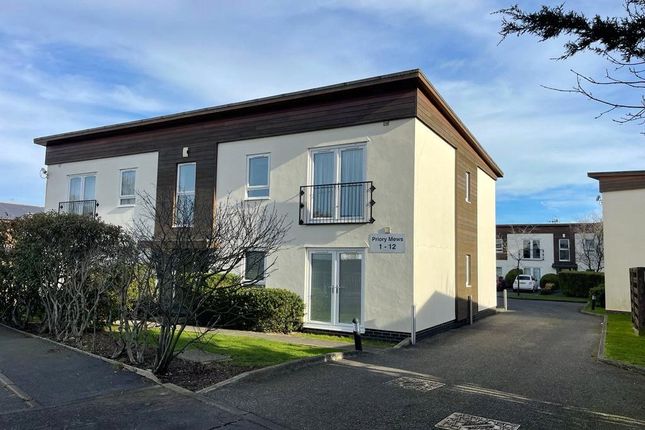Thumbnail Flat for sale in Priorywood Drive, Leigh-On-Sea, Essex