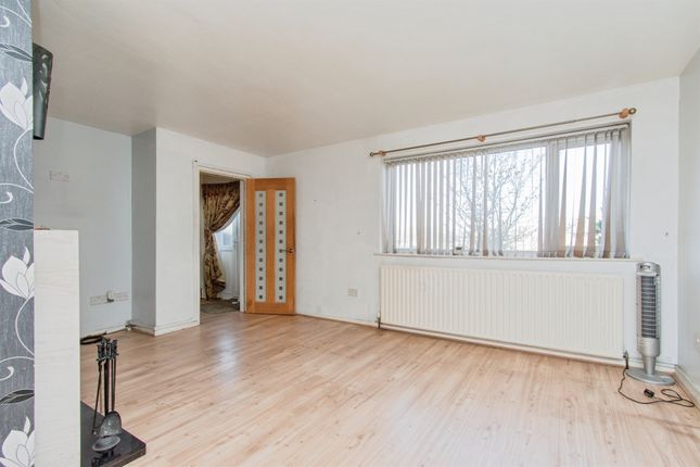 8, Poplar Grove, KNOTTINGLEY photo 4