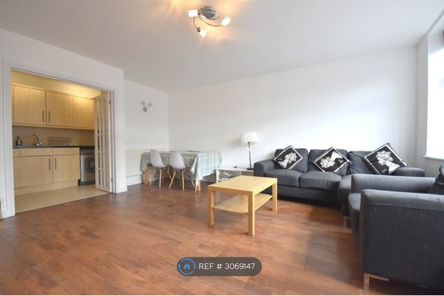 A Meadow Close, Raynes Park photo 2