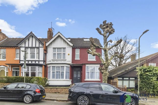 Flat for sale in Dollis Park, Finchley Central