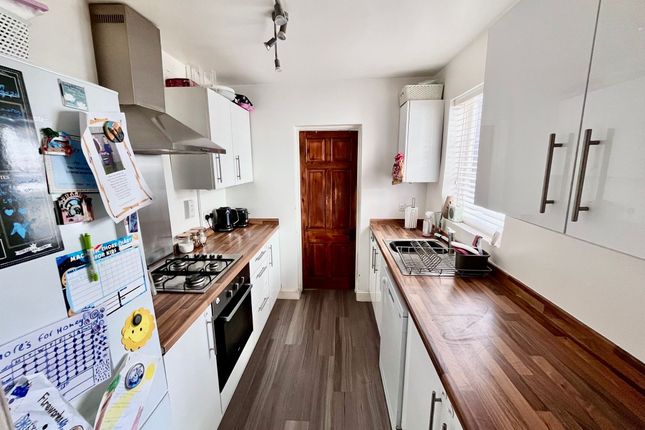 23 Greenfield Road, Newport Pagnell photo 3