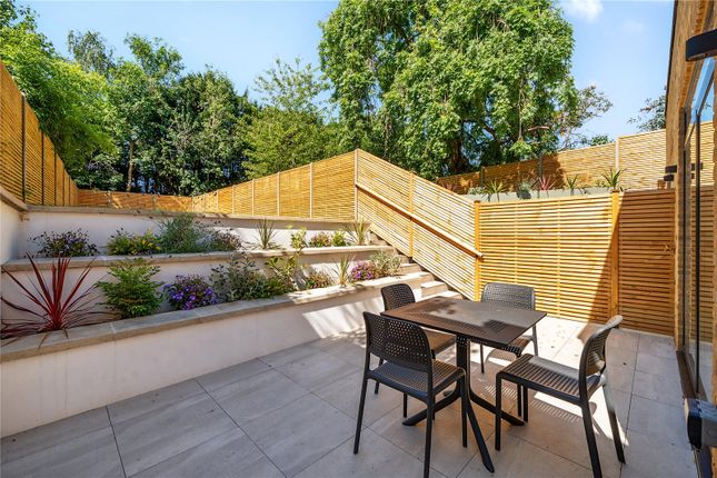 Flat 2, 36, Rosemont Road, London photo 2