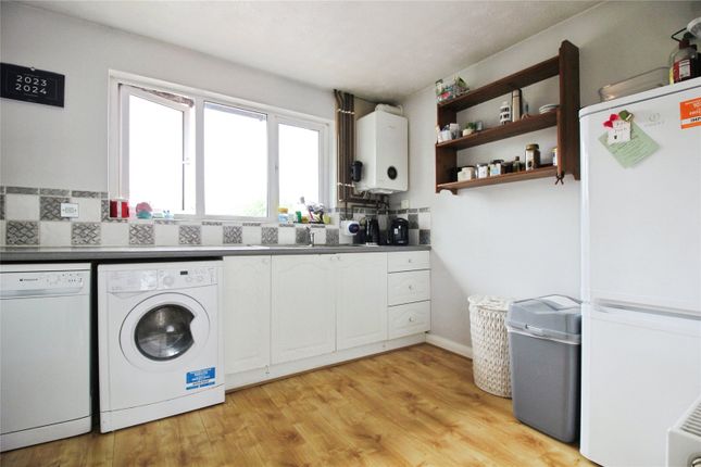 34, Caistor Close, Reading photo 5