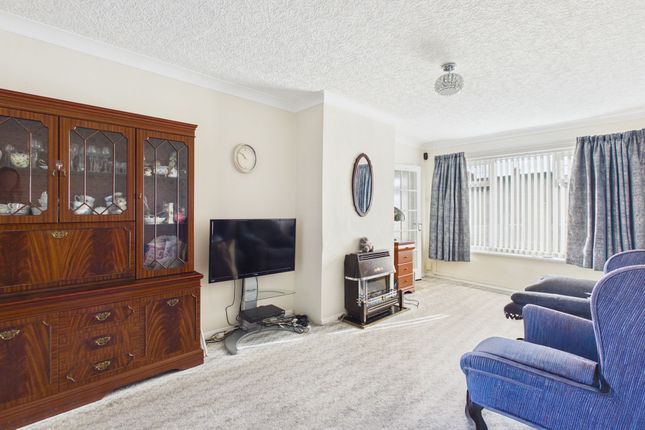 51 Stanton Crescent, Sutton-In-Ashfield photo 2