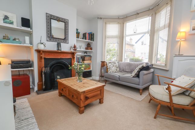 51, Tolworth Road, Surbiton photo 2