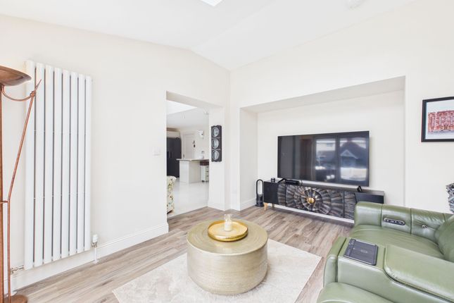 156d Glasgow Road, Glasgow photo 4