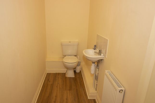 6, Lees Court, Sudbury photo 4