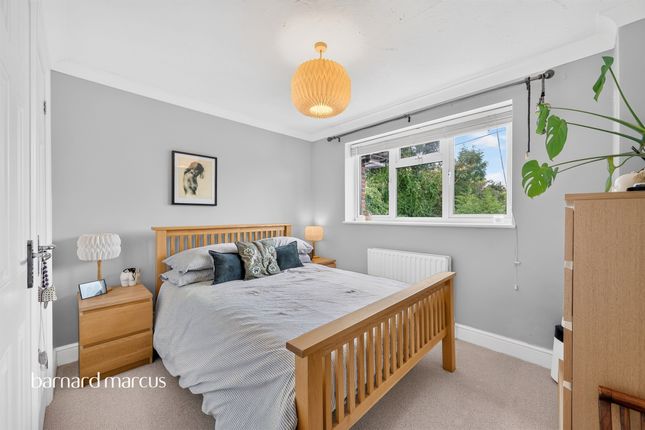 44, Marbles Way, Tadworth photo 4