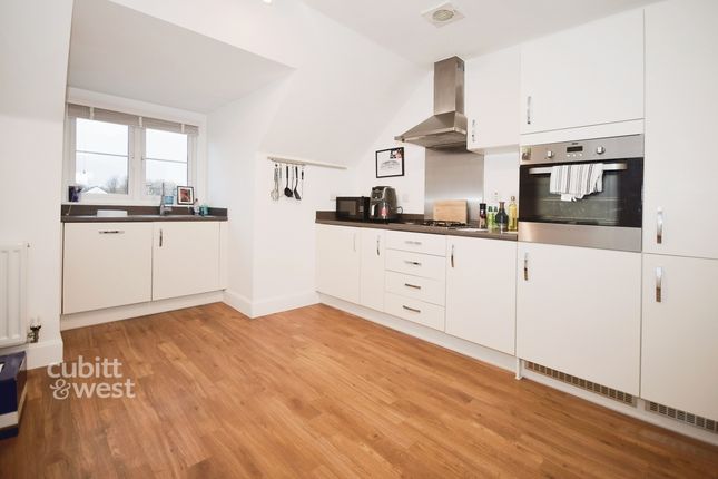 Flat 6, Bader House, Hangar Drive, Chichester photo 4