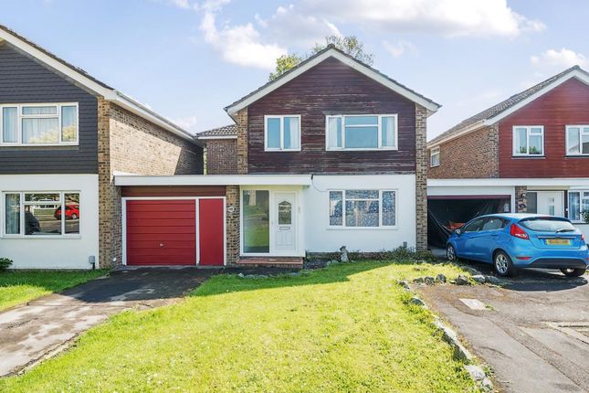 Link-detached house to rent in Charmwood Close, Newbury