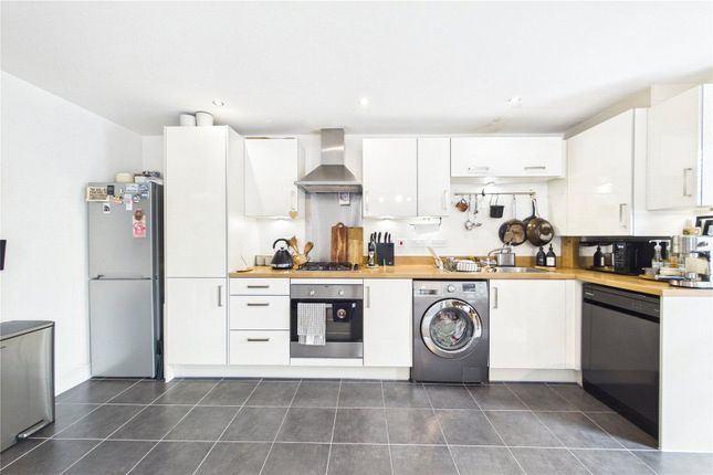 MARKETING CARD, 66, Fullbrook Avenue, Reading photo 4