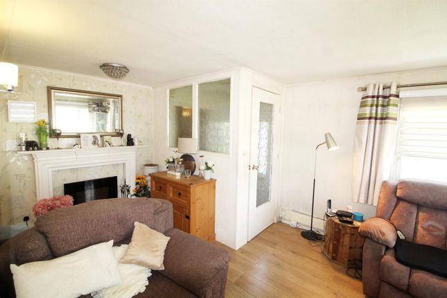 Barnet Road, Barnet EN5, 2 bedroom mobile/park home for sale - 70054694 ...
