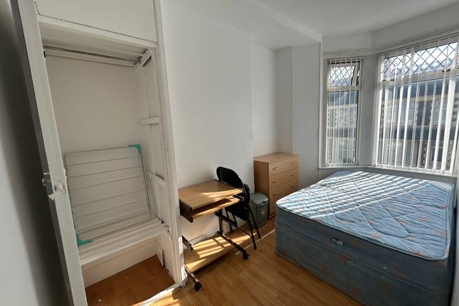 Room to rent in Lisvane Street, Cardiff