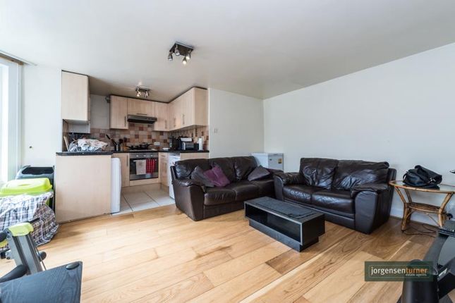 Thumbnail Flat to rent in Oaklands Grove, Shepherds Bush, London