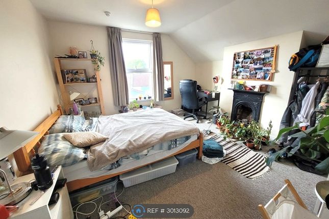 Top Floor Maisonette, Lower Ashley Road St Agnes, Bristol photo 3