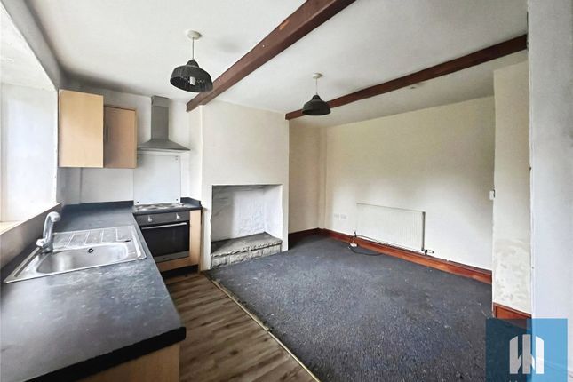186, Blackmoorfoot Road, Hudderfield photo 2