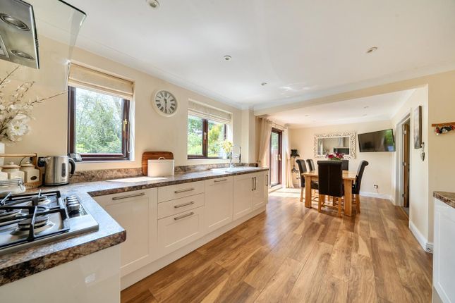 6, Burnham Beeches, Chandler's Ford photo 3