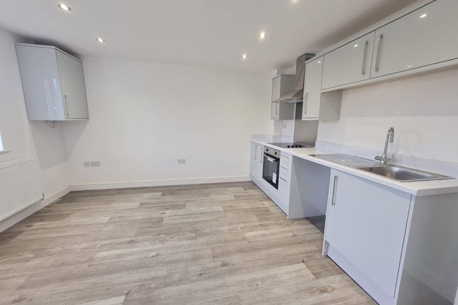 31, Elizabeth Court, WAKEFIELD photo 5
