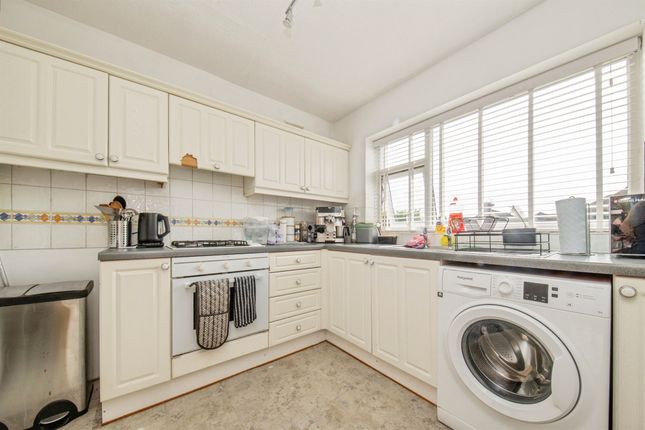 7, Gleneagles Drive, Ipswich photo 4