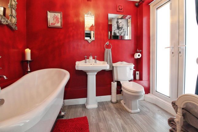 16, Queens Road, Lowestoft photo 4