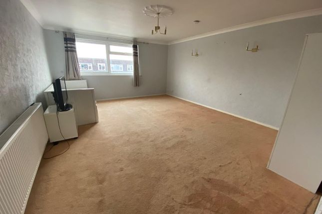 19E, Norton Road, Dagenham photo 2