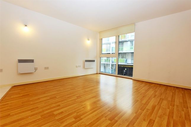 Flat to rent in Blake Apartments, New River Village, Hornsey