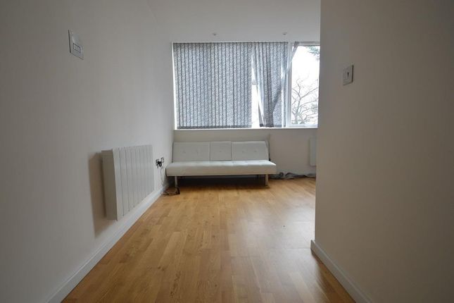 Flat 21 Mercury House,, 8 Bath Road, Slough photo 4