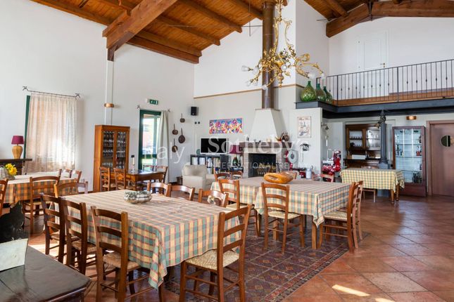Country house for sale in Via di Baggiovara, Modena, Emilia Romagna