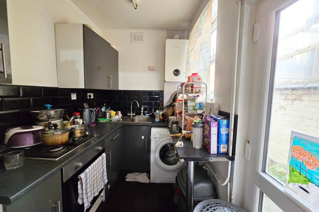 215 Western Road, Leicester photo 4