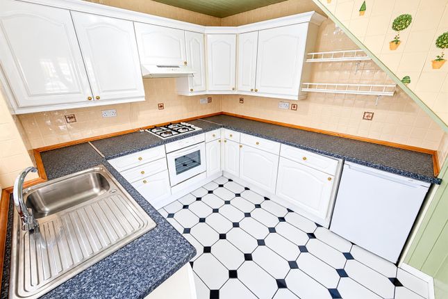 Katrine Close, Corby photo 3