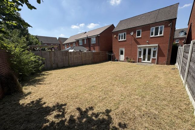 36, North Dene Park, Oldham photo 3