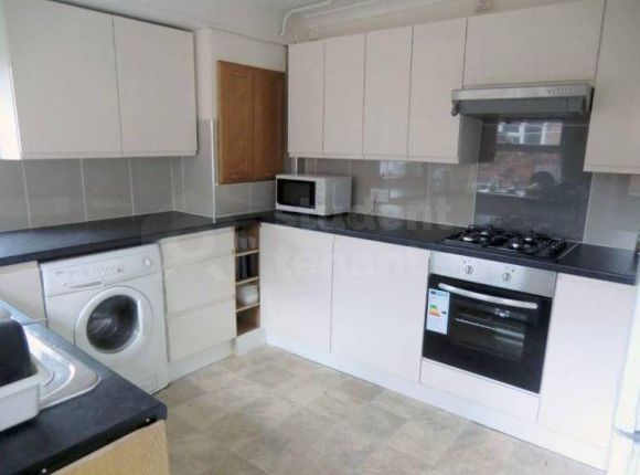 Thumbnail Shared accommodation to rent in Bromyard Road, Worcester, Worcestershire