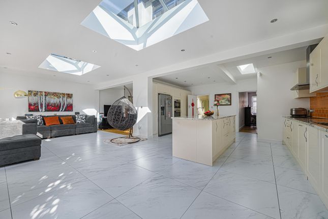 33, Rafford Way, Kent photo 2