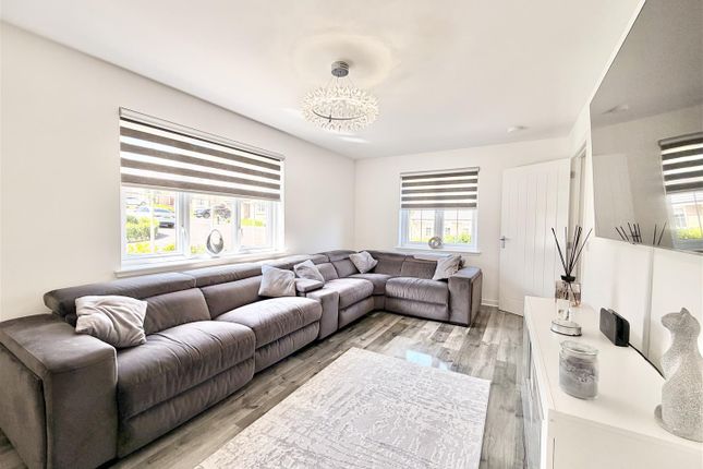 1, Nutberry Crescent, Hamilton photo 4