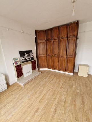 37, Cobham Road, London photo 4