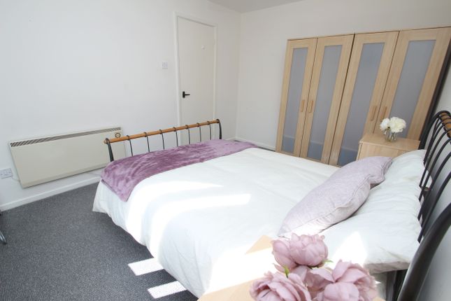 18, Newcastle upon Tyne photo 3