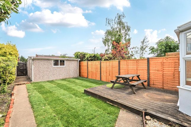 210, Worplesdon Road, Surrey photo 3