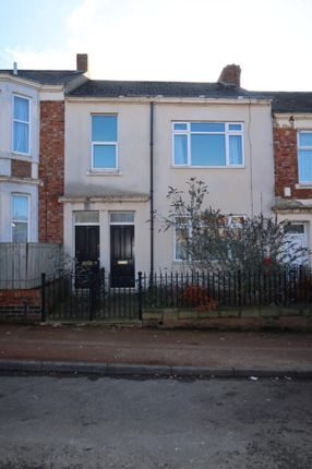2-bed flat on 11, Stephenson Street, Bensham, £50,000