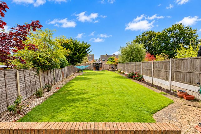 Plumberow Avenue, Hockley photo 4