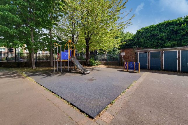 2-bed flat on Azof Street, Greenwich, £345,000