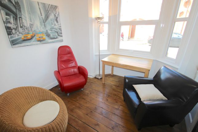4, Althorp Road, Northampton photo 5