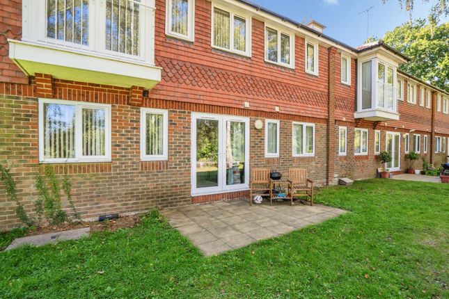 Flat B, 2, The Spinney, Waterlooville photo 4