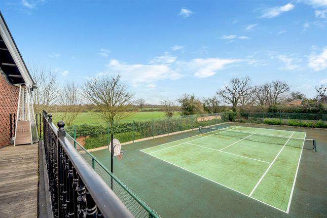 Holmewood Tennis Court