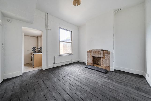 14, Half Acre Road, London photo 2