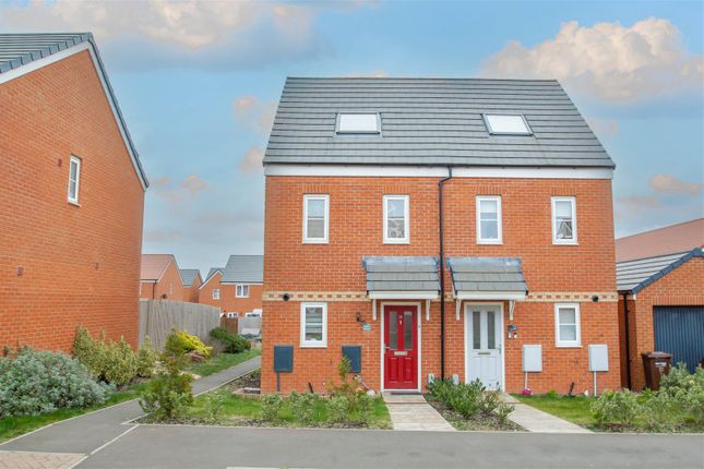 Town house for sale in Orbell Avenue, Little Wratting, Haverhill