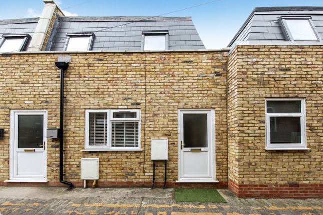 End terrace house to rent in Coliston Passage, London